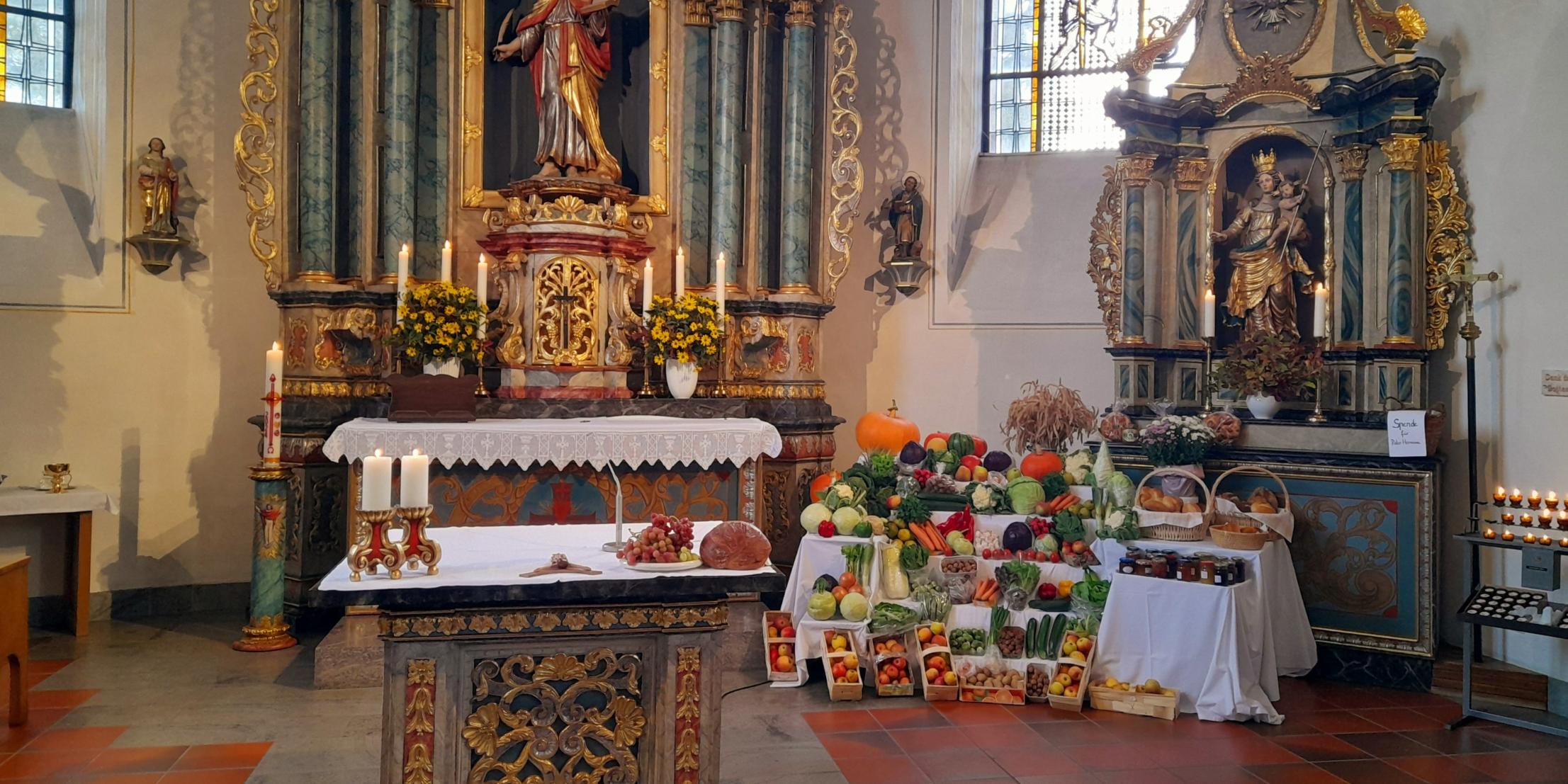 Altarraum Dommershause mit Erntealtar