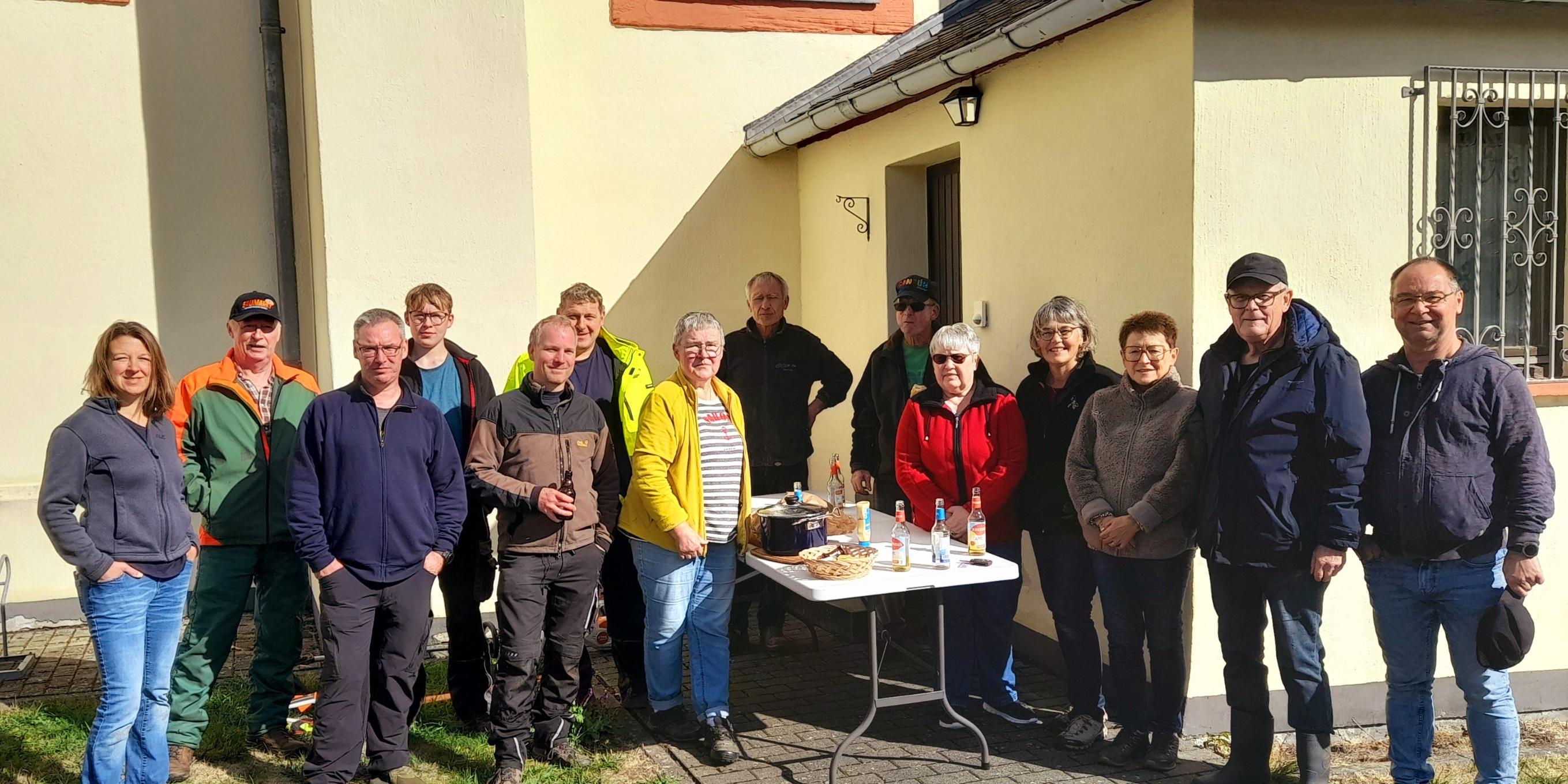 Gruppenfoto nach getaner Arbeit, es fehlen Marco Mischker und Bärbel Wagner (c) Barbara Wagner Gruppenfoto nach getaner Arbeit, es fehlen Marco Mischker und Bärbel Wagner