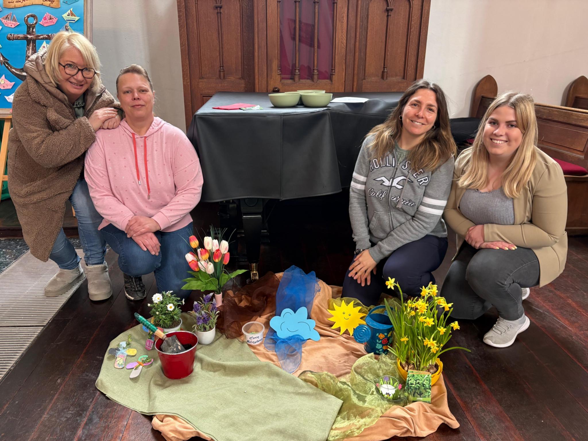 Erzieherinnen im Ostergottesdienst