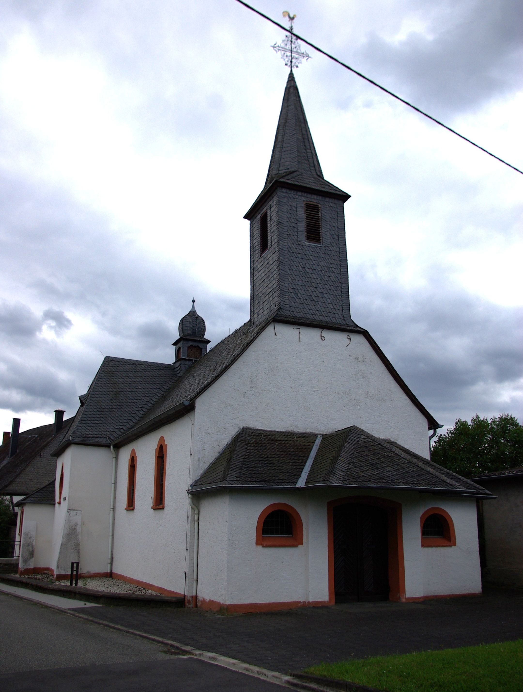Kirche St. Matthias außen